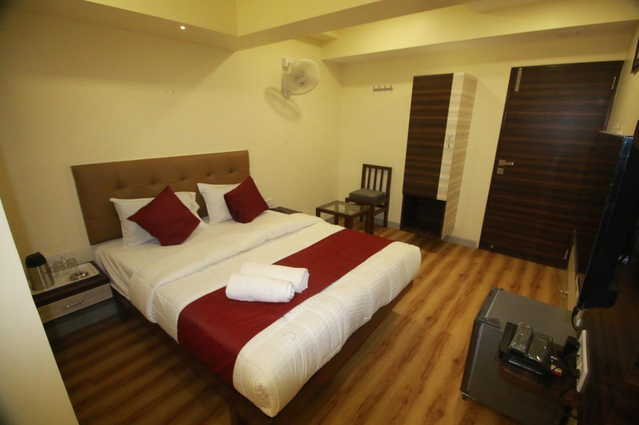 Hotel Alfa International Near Nanavati Hospital Mumbai Near Airport Mumbai Near Juhu Beach Ngoại thất bức ảnh