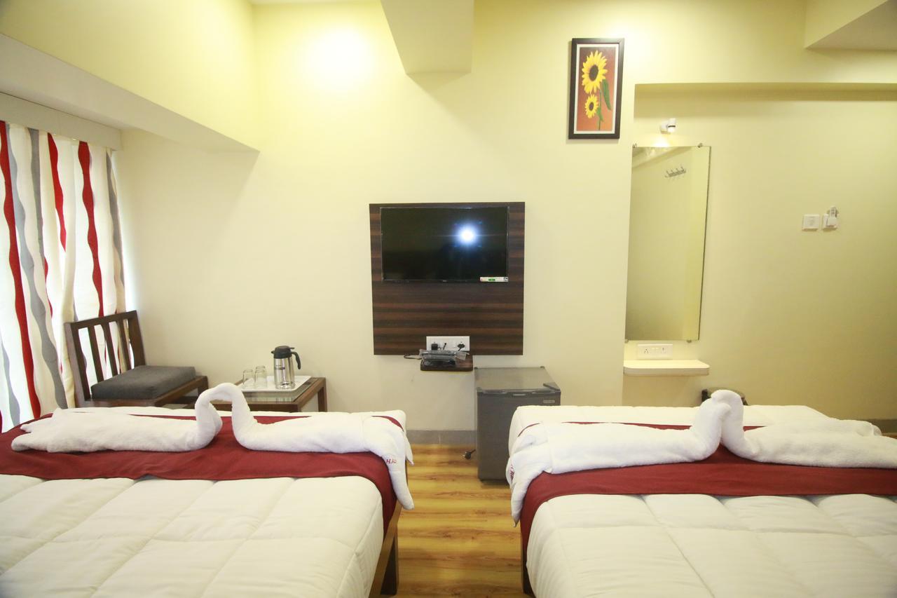 Hotel Alfa International Near Nanavati Hospital Mumbai Near Airport Mumbai Near Juhu Beach Ngoại thất bức ảnh