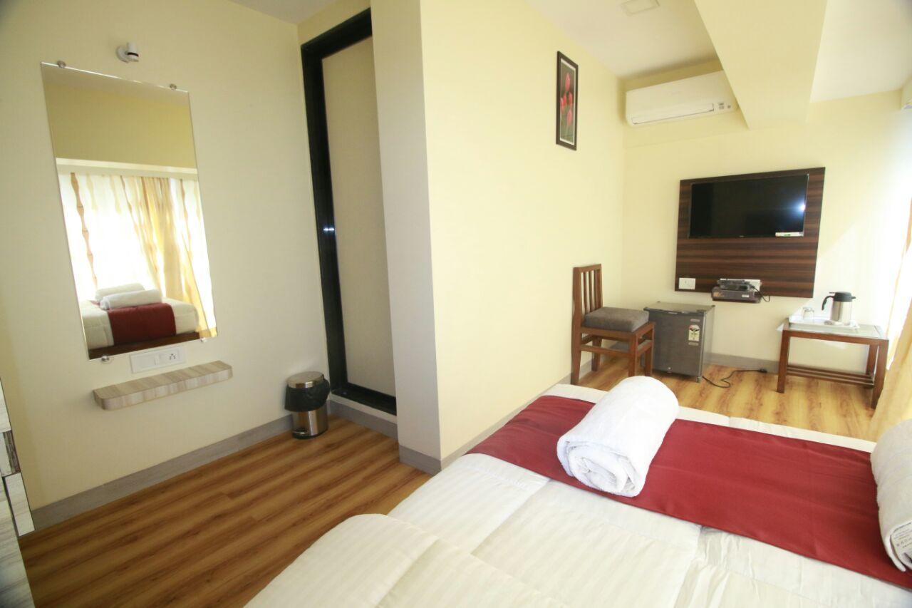 Hotel Alfa International Near Nanavati Hospital Mumbai Near Airport Mumbai Near Juhu Beach Ngoại thất bức ảnh